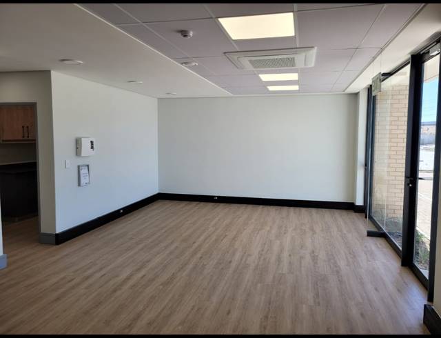654M² WAREHOUSE TO LET IN STIKLAND INDUSTRIAL